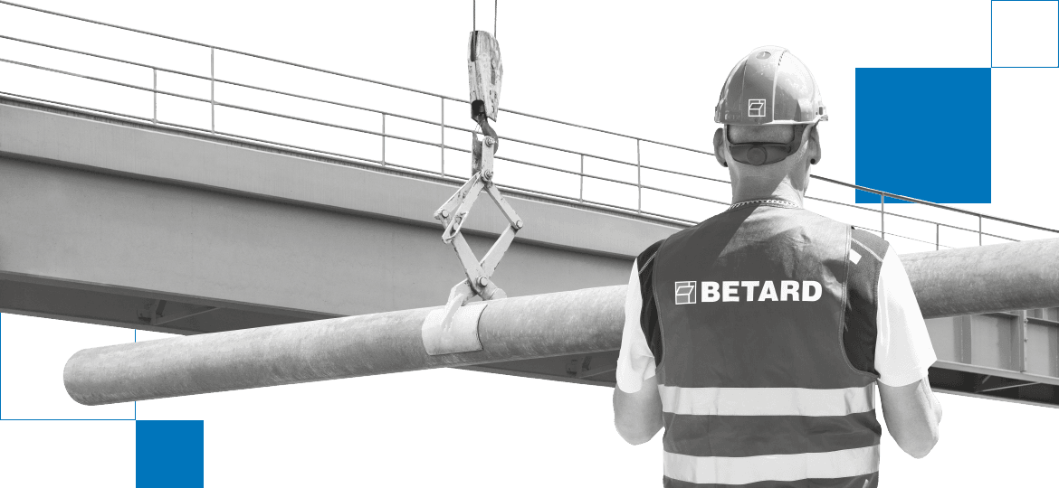 Pracownik Betard na budowie.